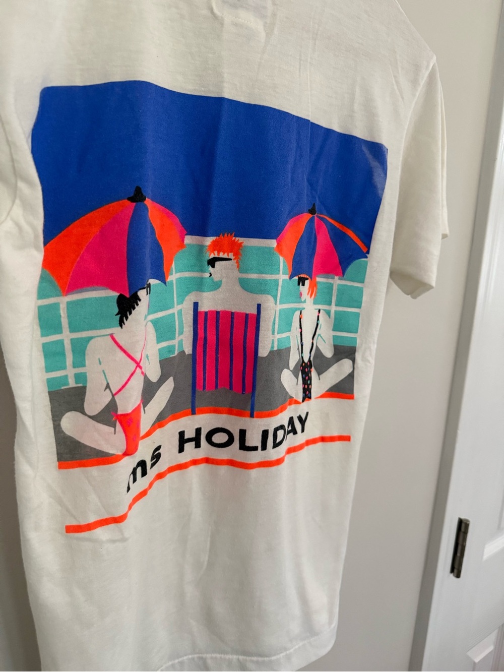 White 'ms Holiday' Beach Graphic Tee vintage size small - Picture 5 of 6